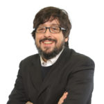 La fidanzata nella valigia, attenzione ai social!